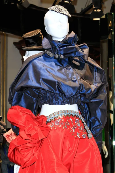 Look 1